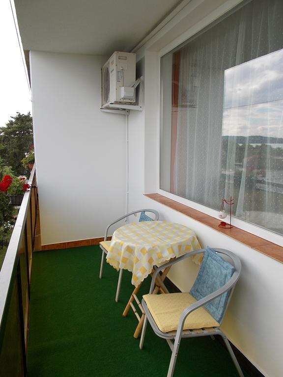 Liliom Apartments Balatonfuered Phòng bức ảnh