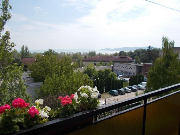 Liliom Apartments Balatonfuered Ngoại thất bức ảnh